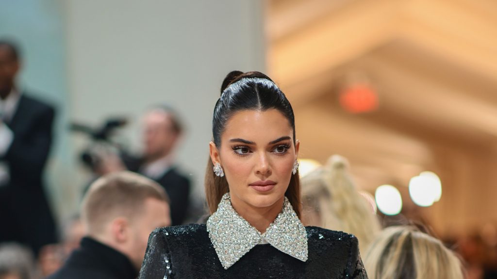 Kendall Jenner Continues Her 'No-Pants' Trend at the 2023 Met Gala in a ...